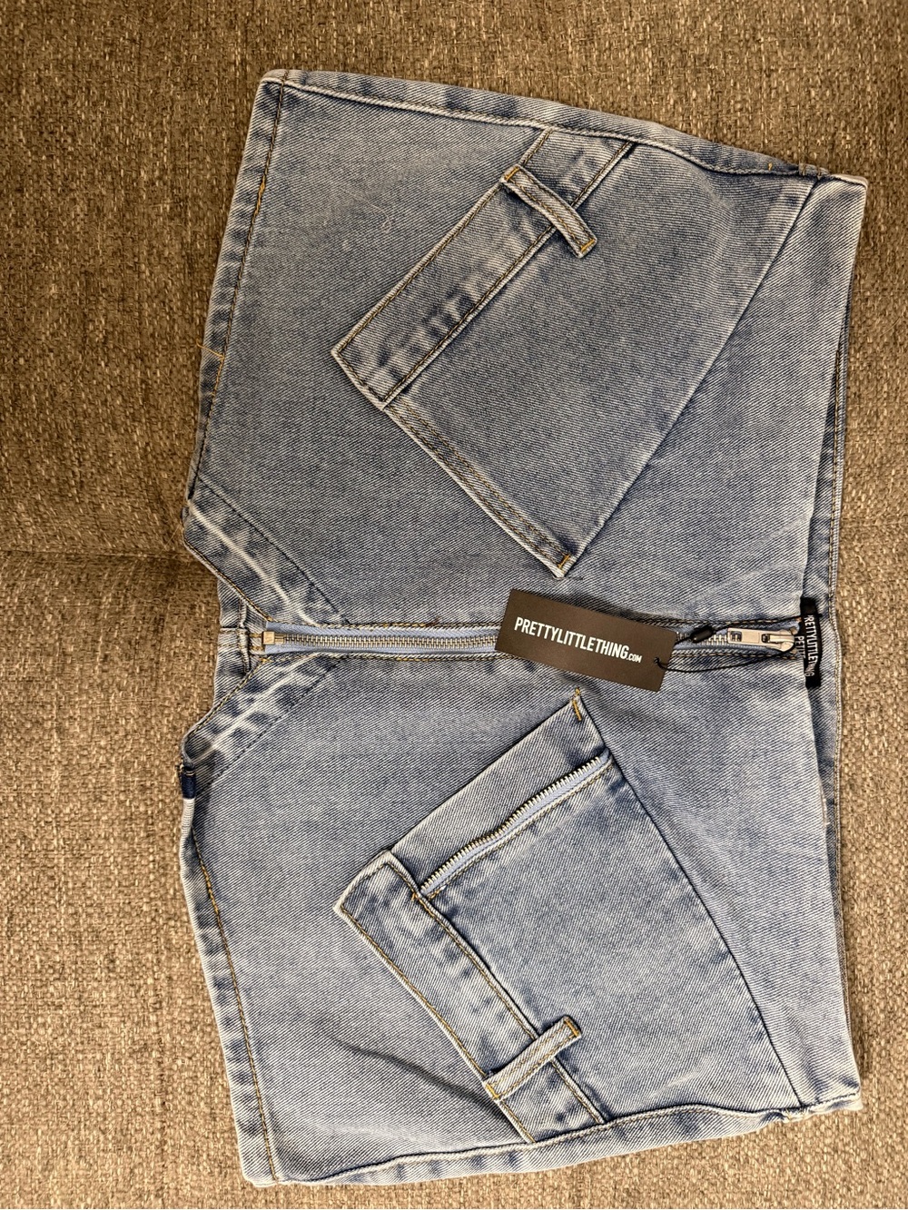 NWT PrettyLittleThing Light Wash Denim Mini Skirt | Y2K 💙✨
